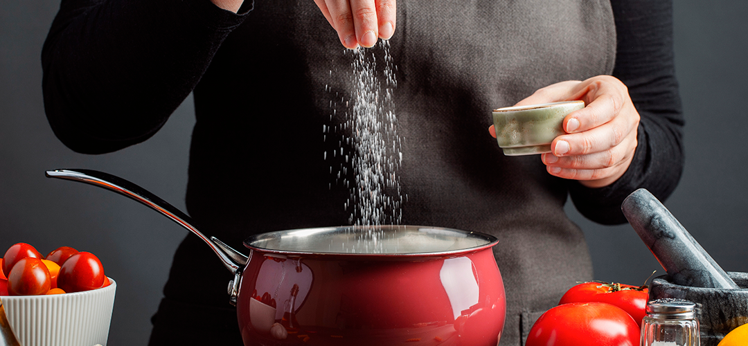 Diminuir o consumo de sal ajuda a prevenir doenças renais?